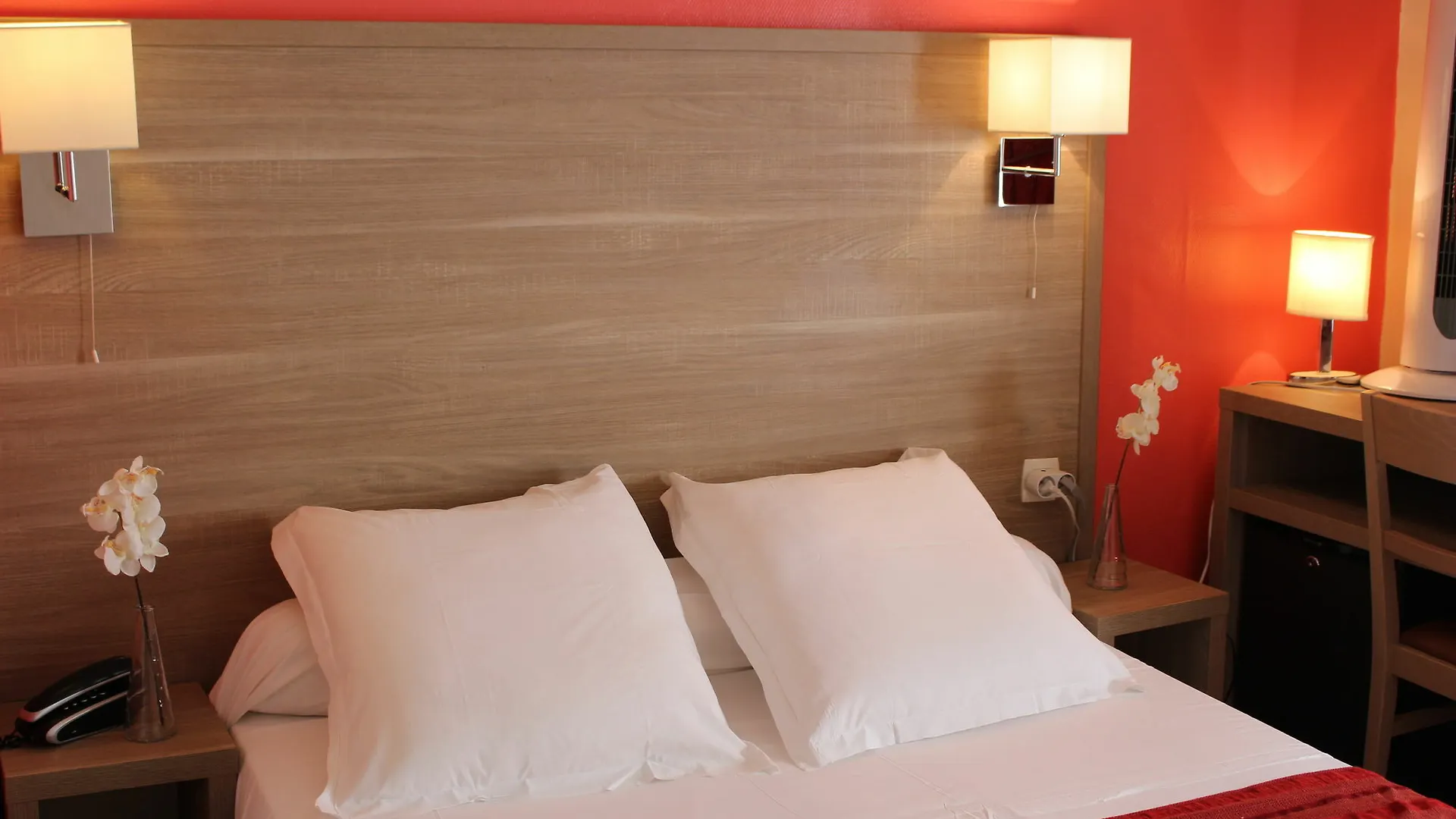 Amadeus Hotel 3*